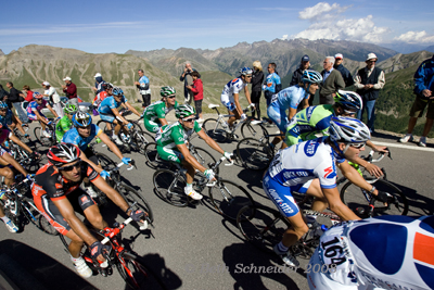 Peloton on Col del a Bonette Peloton on Col del a Bonette