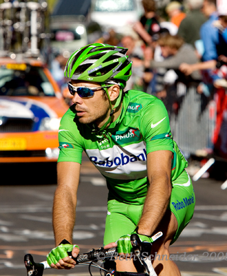 Oscar Freire in green jersey