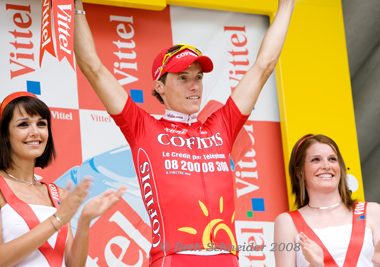 Sylvain Chavanel waving from podium in Montlucon