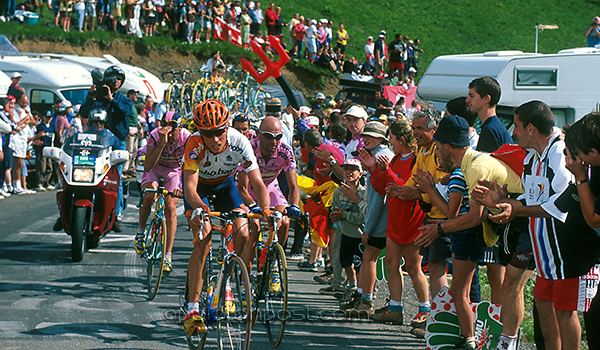 Pantani suffering on Col de Joux Plane in 2000 Tour